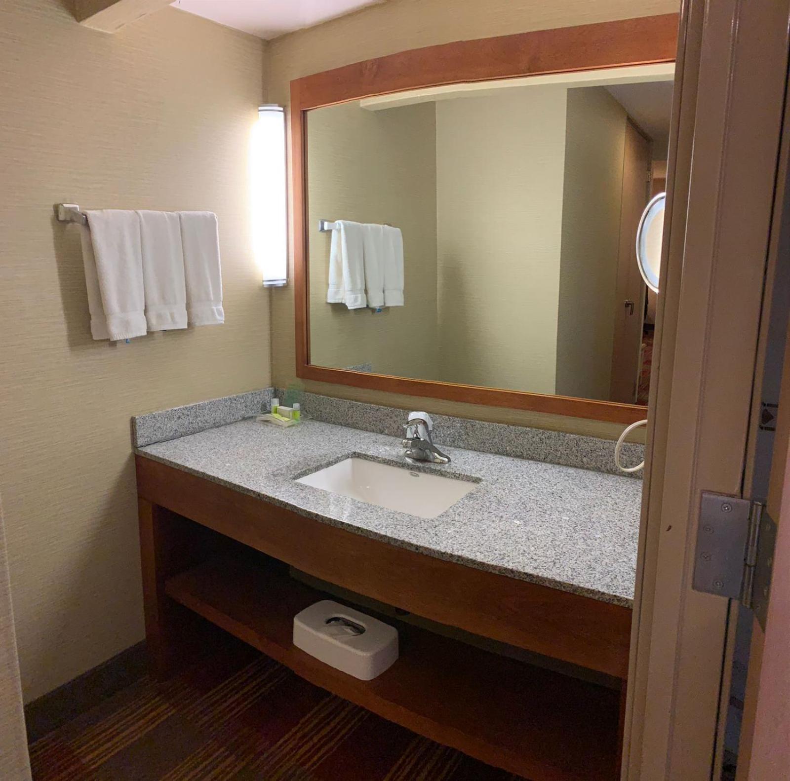 Holiday Inn Monclova By Ihg Bagian luar foto