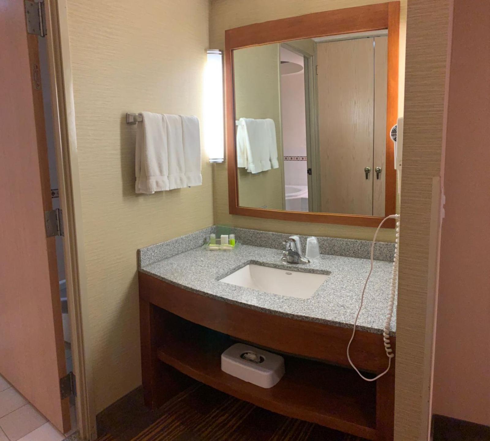 Holiday Inn Monclova By Ihg Bagian luar foto