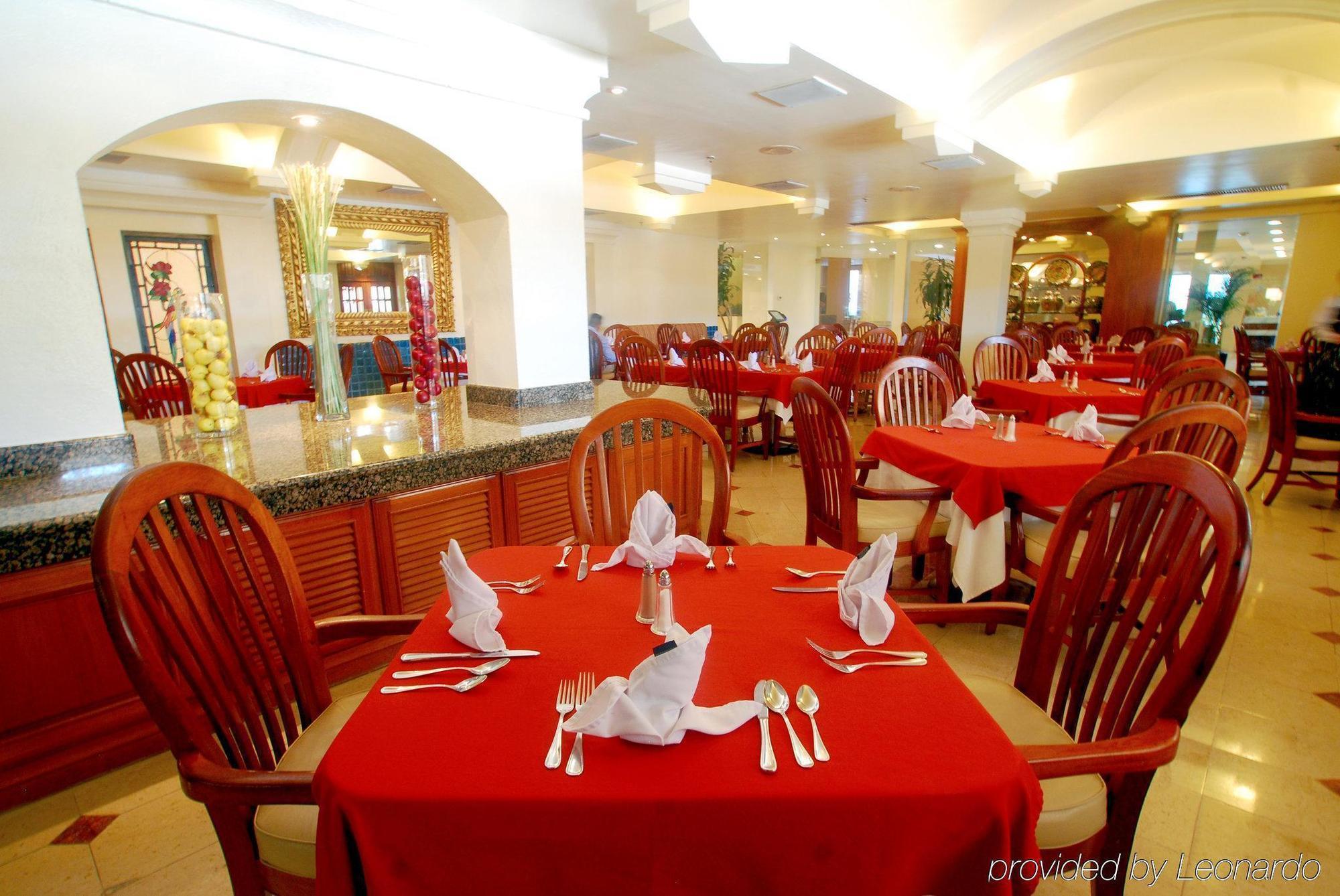 Holiday Inn Monclova By Ihg Bagian luar foto